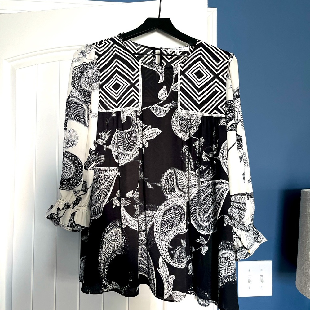 Gorgeous black and cream blouse
